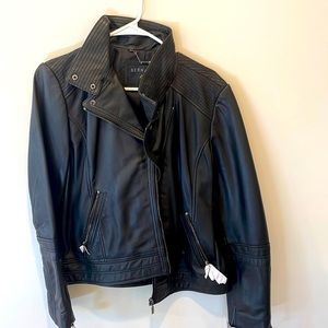 Large women’s black leather jacket NWT stitching collar lined stylish